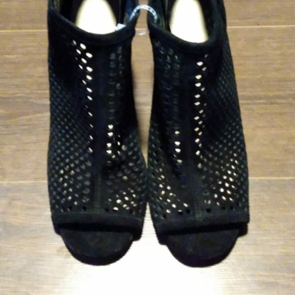Brand new Gianni Bini